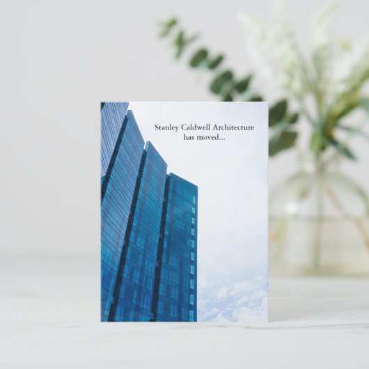 Modernes Gebäude - Vertikale, maßgeschneiderte Ges Postkarte (Stehend Vorderseite)