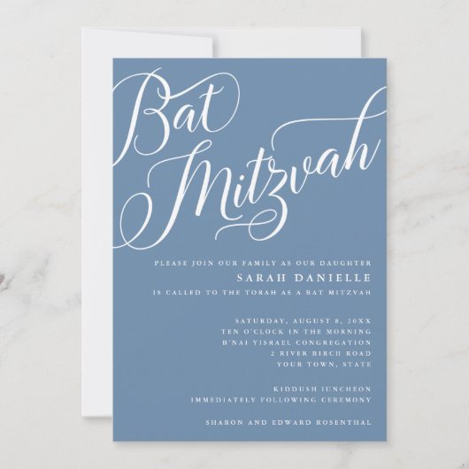 Modernes Geblüht Script, Dusty Blue Bat Mitzvah Einladung (Vorderseite)