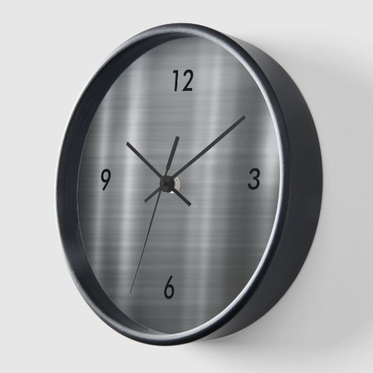 Modernes, gebürstetes Metallsilber Uhr (Winkel)