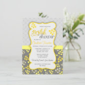 Modernes Gelb und Grau Elegantes Brautparty Einladung (Stehend Vorderseite)