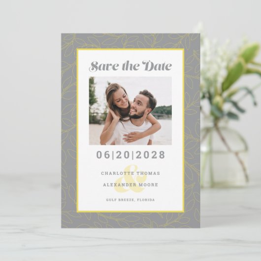 Modernes Gelb- und Graumuster | SAVE THE DATE FOTO (Stehend Vorderseite)
