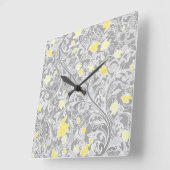 Modernes gelbes und graues Wirbles Blumen Quadratische Wanduhr (Winkel)