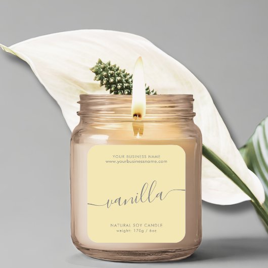 Modernes gelbes Vanille-Script-Etikett Quadratischer Aufkleber