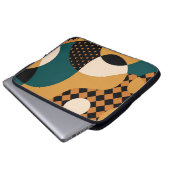 Modernes geometrisch abstraktes Patchwork-Muster, Laptopschutzhülle (Vorne Knopf)