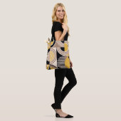 Modernes geometrisches abstraktes Muster. Vintages Tasche (Am Model)
