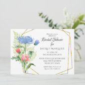 Modernes geometrisches Blumenrosa in blauem Brautp Einladung (Stehend Vorderseite)