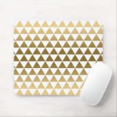 Modernes geometrisches Dreiecksmuster aus Gold Mousepad (Mit Mouse)