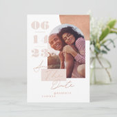 Modernes geometrisches, fett gedrucktes Pink-Foto Save The Date (Stehend Vorderseite)