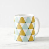 Modernes geometrisches, gelbes Dreiecksmuster Kaffeetasse (VorderseiteRechts)