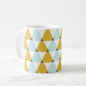 Modernes geometrisches, gelbes Dreiecksmuster Kaffeetasse (Vorderseite Links)