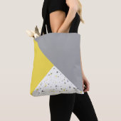 Modernes geometrisches, gelbes Terrazzo-Muster Tasche (Von Nahem)