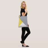 Modernes geometrisches, gelbes Terrazzo-Muster Tasche (Am Model)