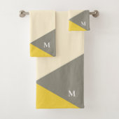 Modernes geometrisches Monogramm Gelb und Grau Badhandtuch Set (Insitu)