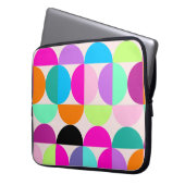 Modernes geometrisches Muster aus dem Mittelalter Laptopschutzhülle (Vorderseite Links)