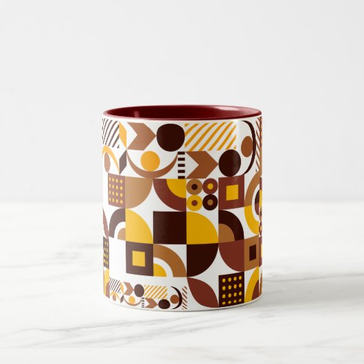 Modernes geometrisches Muster im Retro-Boho-Stil Zweifarbige Tasse (Mittel)