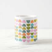 Modernes geometrisches Muster in Niedlichen Frühli Kaffeetasse (Mittel)