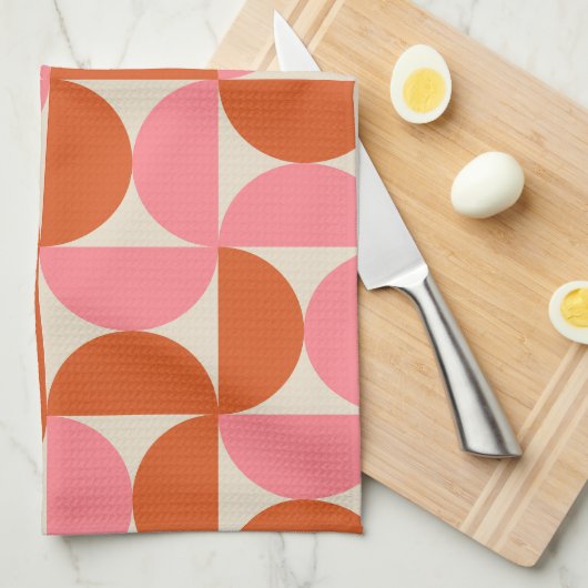 Modernes geometrisches Muster rosa orange Geschirrtuch (Viertel Falte)