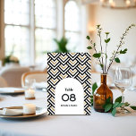 Modernes geometrisches Schwarz und Gold Tischnummer<br><div class="desc">Mit dieser schicken, modernen geometrischen Tischnummer heben Sie Ihre Hochzeitsdekoration hervor. Dieses Design mit kühnen Schwarz-Weiß-Mustern, goldenen Details und eleganter Typografie kombiniert, ist perfekt für zeitgenössische Hochzeiten, die eine elegante und stilvolle Ästhetik beinhalten. Personalisieren Sie sich mit den Namen und Tischnummern des Paares, um ein unvergessliches und zusammenhängendes Hochzeitsthema zu...</div>