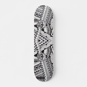 Modernes, geometrisches Tribal-Muster aus Schwarz Skateboard