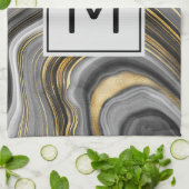 Modernes Gold & Gray Agate Geode Mineral Monogram Geschirrtuch (Gefaltet)