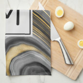 Modernes Gold & Gray Agate Geode Mineral Monogram Geschirrtuch (Viertel Falte)