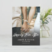 Modernes Gold handgeschriebenes Foto glücklich imm Save The Date (Stehend Vorderseite)