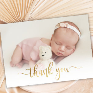 Modernes Gold Script Neugeborenes Baby Foto Vielen Postkarte