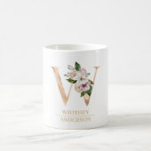 Modernes Gold Watercolor Blume Letter W | Monogram Kaffeetasse (Mittel)