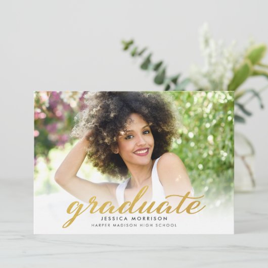 Modernes Goldenes Drehbuch 2023 Abschluss Ankündig Einladung (Stehend Vorderseite)