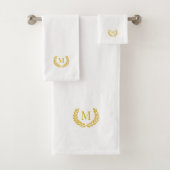 Modernes Goldenes Laurel & Monogram auf Weiß Badhandtuch Set (Insitu)