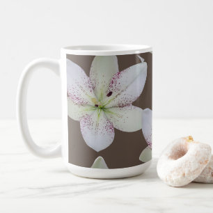 Modernes, goldgelb-geriebtes Lilienmuster-Blume Kaffeetasse