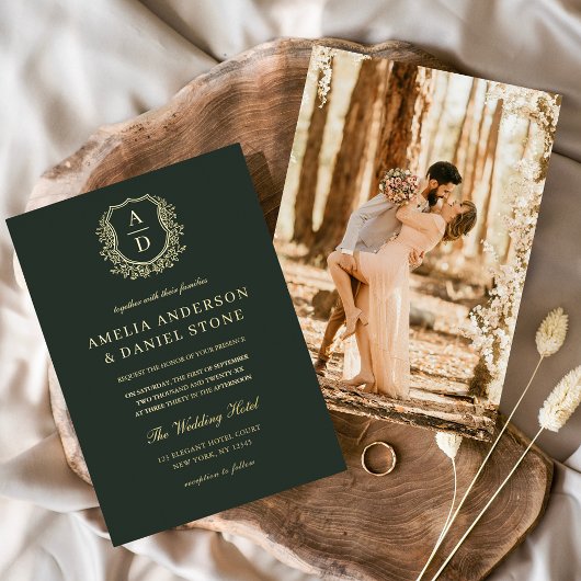 Modernes Goldleafy-Wappen Monogram-Foto Hochzeit Folieneinladung