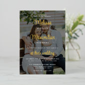 Modernes Goldskript 2 Fotos Hochzeit schwarz Overl Folieneinladung (Stehend vorne)