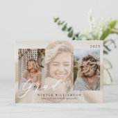 Modernes Grad-Script-Overlay Grad Drei Foto Einladung (Stehend Vorderseite)