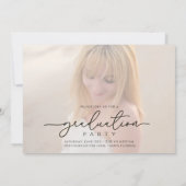 Modernes Graduate Einfache Elegante Gold Zwei Foto Einladung (Rückseite)