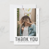 Modernes Graduate Foto dank Typografie Abschluss Dankeskarte (Vorderseite)