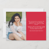 Modernes Graduate Rote Typografie 2 Foto Abschluss Ankündigung (Rückseite)