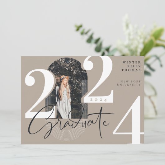 Modernes Graduate Script 2022 Concentric Arch Foto Einladung (Stehend Vorderseite)