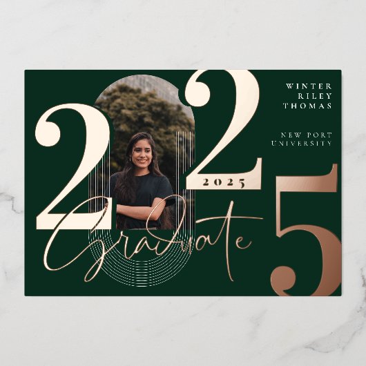 Modernes Graduate Script 2025 Concentric Arch Foto Folieneinladung (Vorderseite)