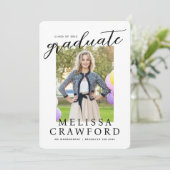Modernes Graduate Script Typografy Foto Abschluss Ankündigung (Stehend Vorderseite)