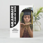 Modernes Graduate White Arch & Foto Grad Party Einladung (Stehend Vorderseite)