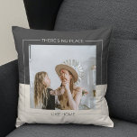 Modernes Grau & Beige | FOTO | Zuhause-Geschenk Kissen<br><div class="desc">Modernes Grau & Beige | FOTO | Zuhause Gift Kissen machen für nachdenkliche und praktische Geschenke, die dem Empfänger Komfort und Entspannung bieten. Hier ist eine Beschreibung der Kissen als Geschenk: Geben Sie das Geschenk von ultimativem Komfort und Entspannung mit diesen luxuriösen Kissen. Diese Kissen sind mit edlen Materialien gefertigt...</div>