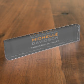 Modernes, grau-orangefarbenes, feines, Minimalisti Namensplakette (Seite)