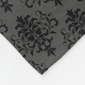 Modernes Grau-Schwarz-Damask-Muster Fleecedecke (Ecke)