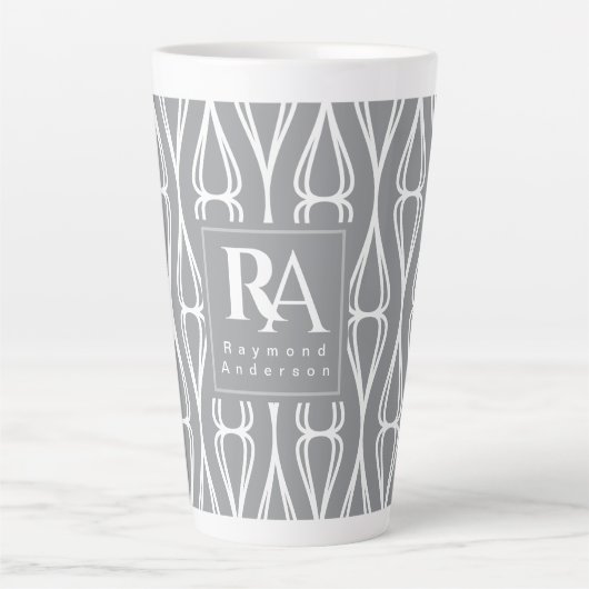 Modernes, grau-weißes Muster-Monogramm Milchtasse (Vorderseite)