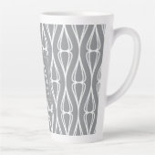 Modernes, grau-weißes Muster-Monogramm Milchtasse (Rechts)