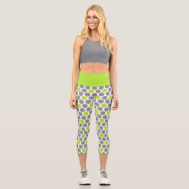 Modernes graues geometrisches Hexagon-Muster Capri Leggings