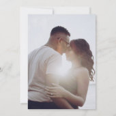 Modernes graues, sonniges Foto Save The Date (Rückseite)