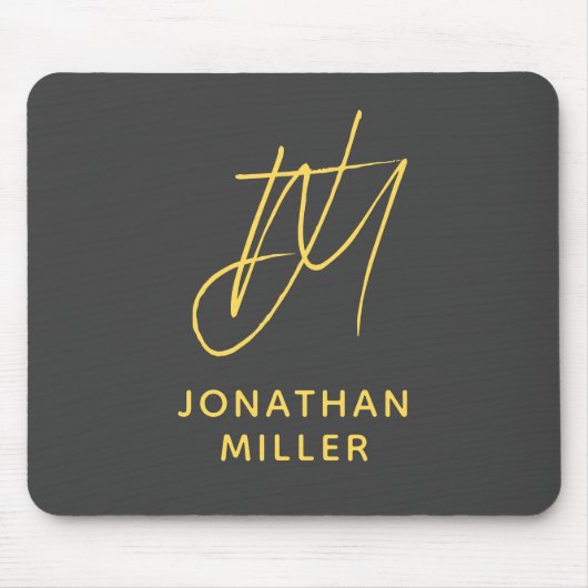 Modernes Graugelbes Monogramm Mousepad (Vorne)