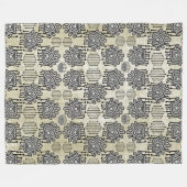 Modernes Gray Tan Retro Tribal Dots iKat Muster Fleecedecke (Vorderseite (Horizontal))